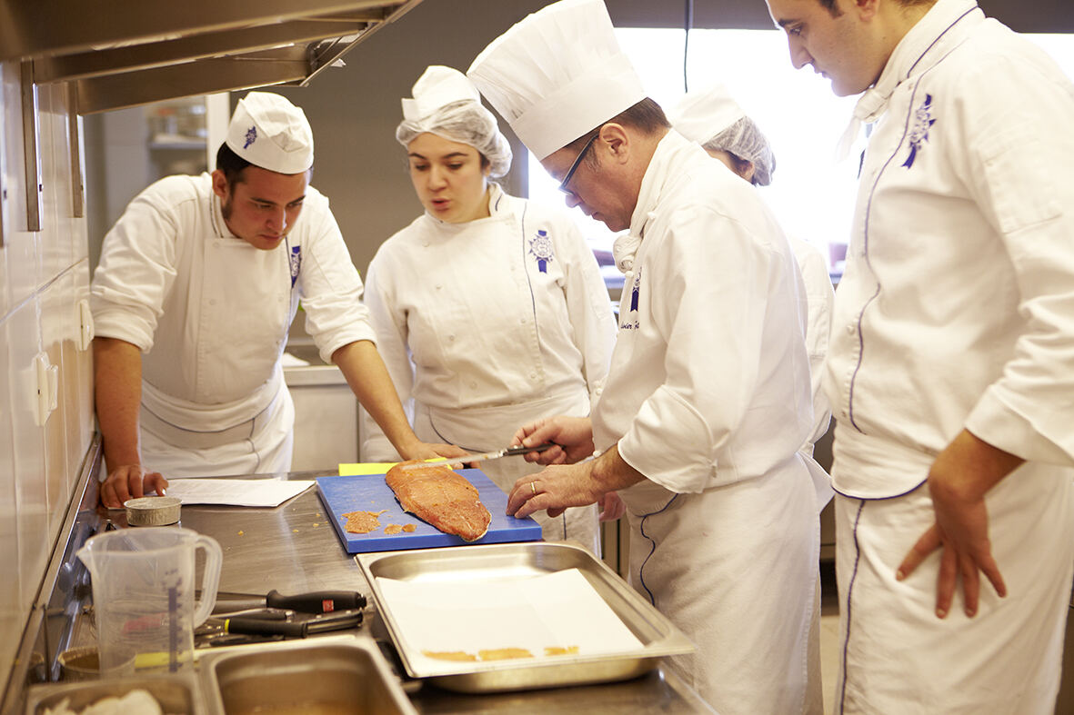 Le Cordon Bleu Стамбұл — ас үй қызметі оқытуы
